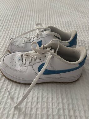 Nike Kids air force 1 White Sneakers with Blue Swoosh
